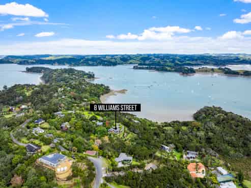 8 Williams Street, Mahurangi East