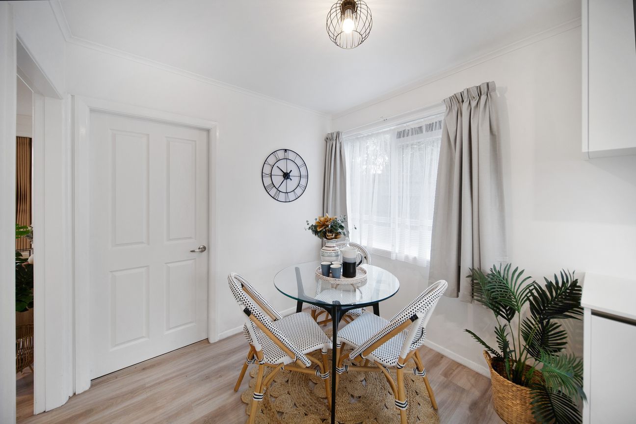 Fully Renovated on Full Section - Fler