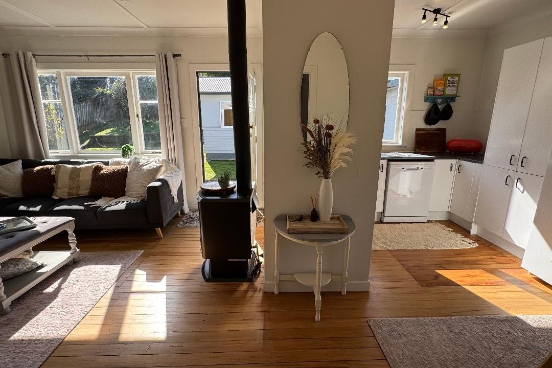FULLY FURNISHED & SELF CONTAINED central home - Widok 3