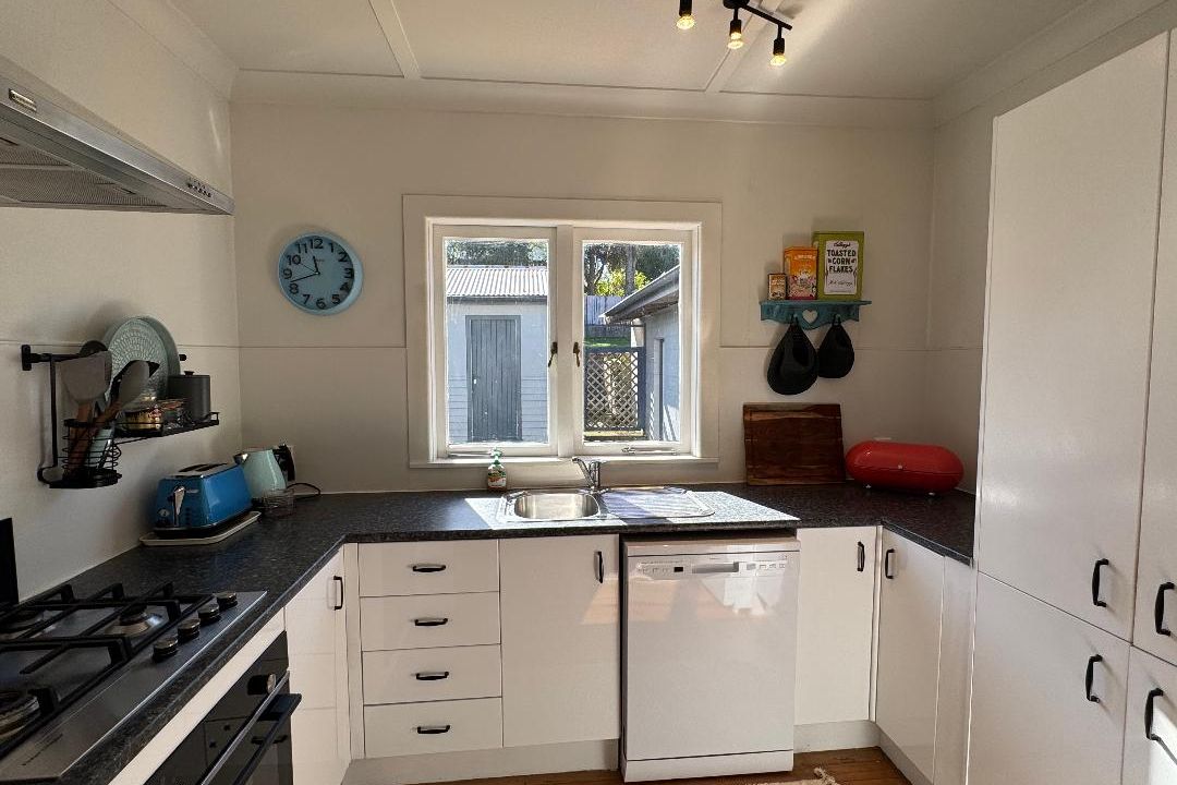 FULLY FURNISHED & SELF CONTAINED central home - Widok 4