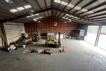 Large Industrial Yard and Workshop for Lease