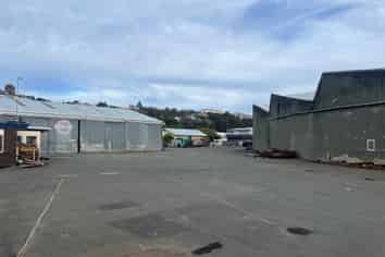 Large Industrial Yard and Workshop for Lease