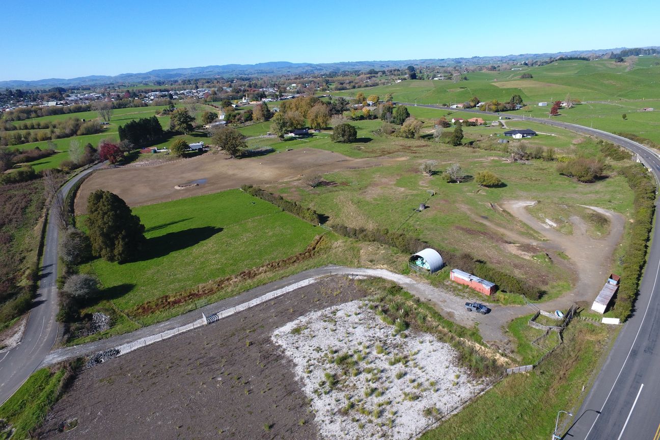 Prime Location + 8.5 Acres - Vaizdas 2
