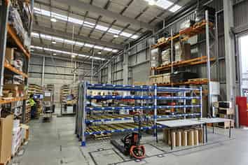 1074 m² Warehouse for lease in Dakota Park