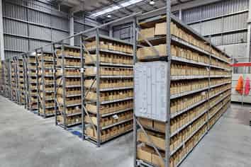 1074 m² Warehouse for lease in Dakota Park