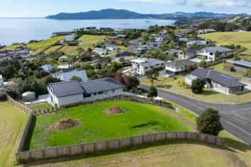 79 Stratford Drive, Cable Bay