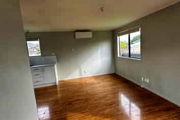 2/5 Martha Lane, Weymouth