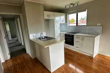 2/5 Martha Lane, Weymouth