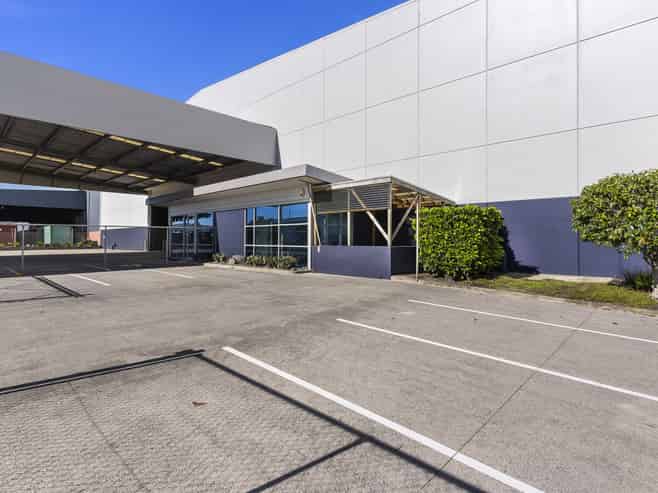 High-stud, A-grade warehouse facility in Wiri