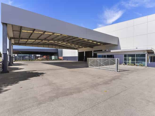 High-stud, A-grade warehouse facility in Wiri