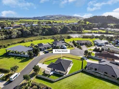 8 Flax Street, Ruakaka