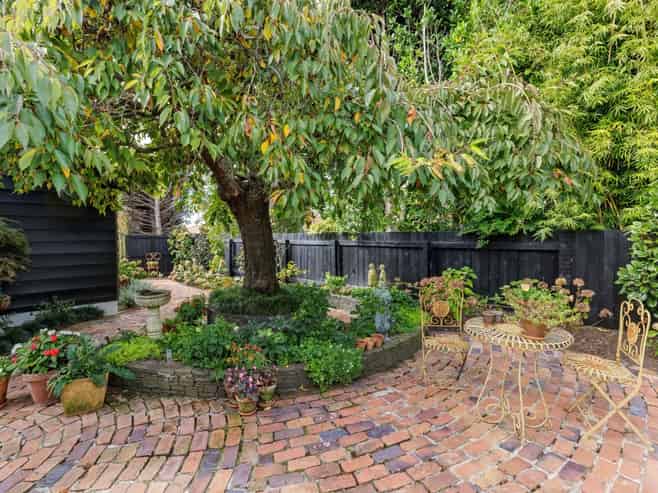 74 Kings Avenue, Matua