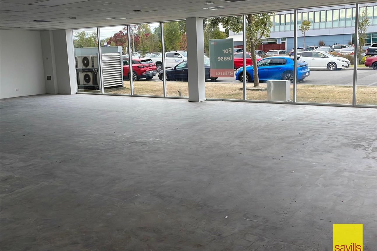 Ground Floor Possibilities! - Fler