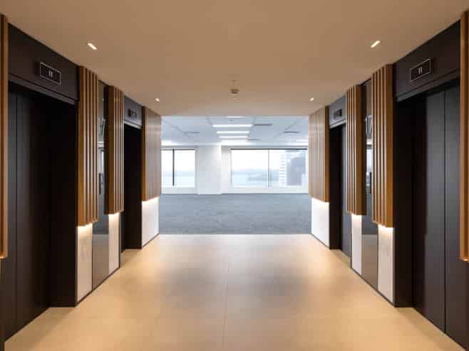 OFFICE TOWER WITH SPECTACULAR VIEWS
