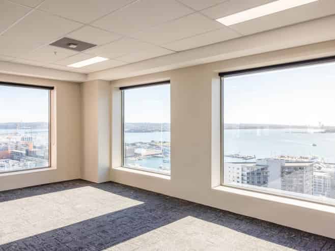 OFFICE TOWER WITH SPECTACULAR VIEWS
