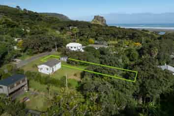116 Garden Road, Piha