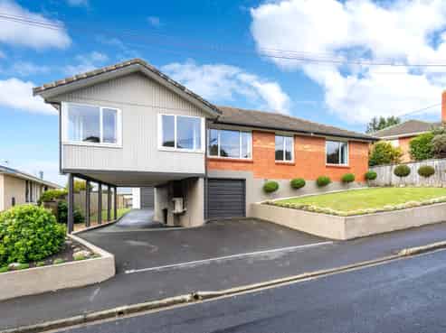 14 Charters Street, Glenross