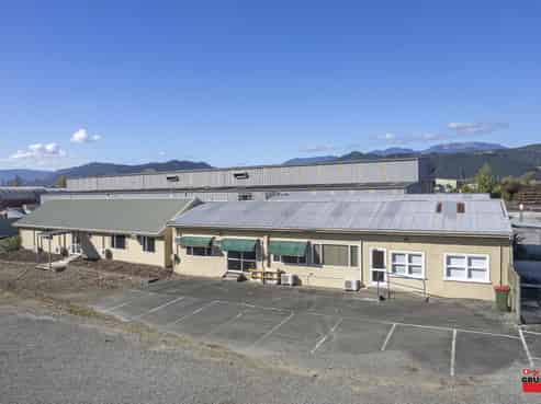 Yard and office- Attractive Lease Incentives