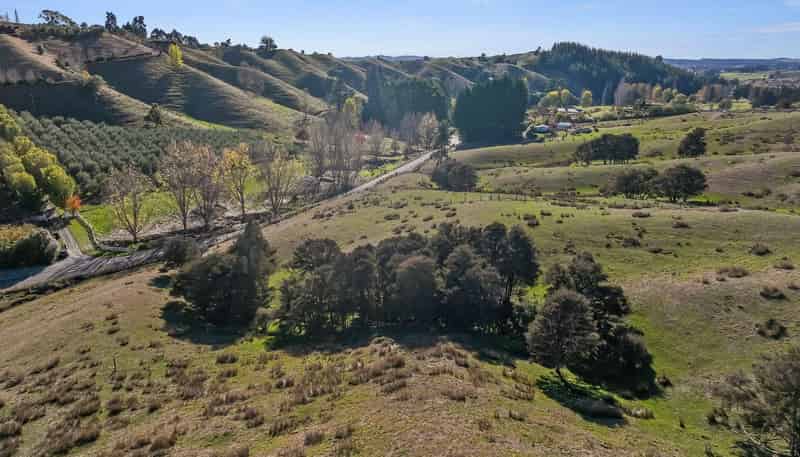 Neudorf Road, Upper Moutere