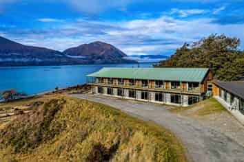 Lake Ohau Lodge and Ohau Snow Fields