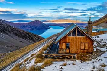 Lake Ohau Lodge and Ohau Snow Fields