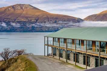 Lake Ohau Lodge and Ohau Snow Fields