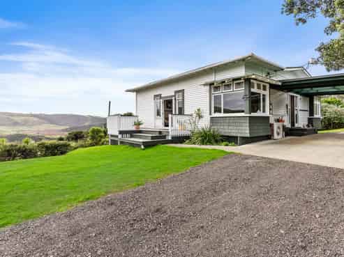 12 Tasman View Road, Bethells Beach