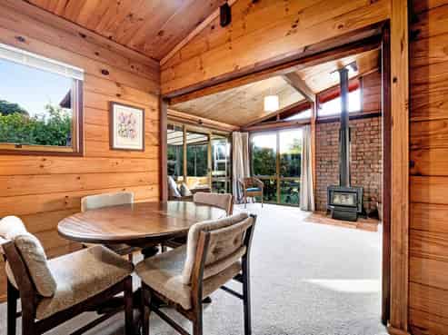 1274 Egmont Road, Egmont Village