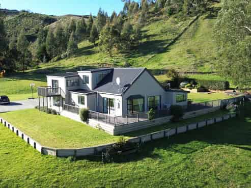 976 Mapara Road, Kinloch