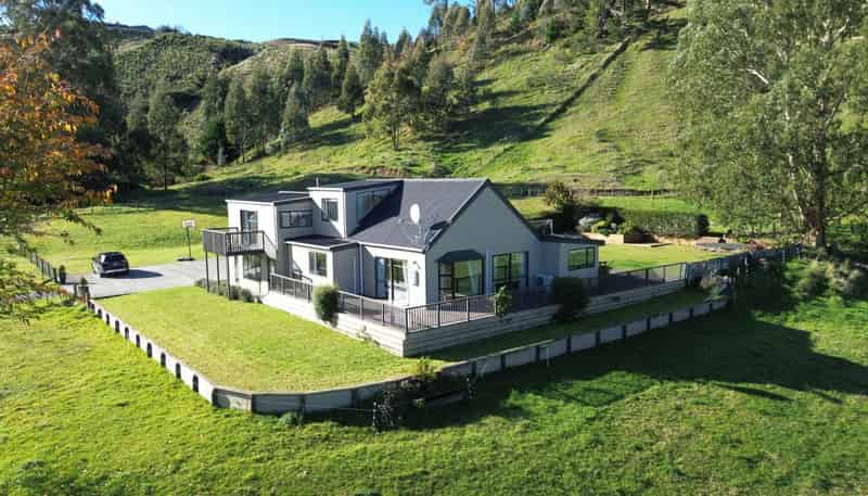 976 Mapara Road, Kinloch