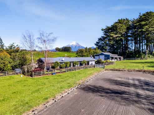 97 Kaipi Road, Egmont Village