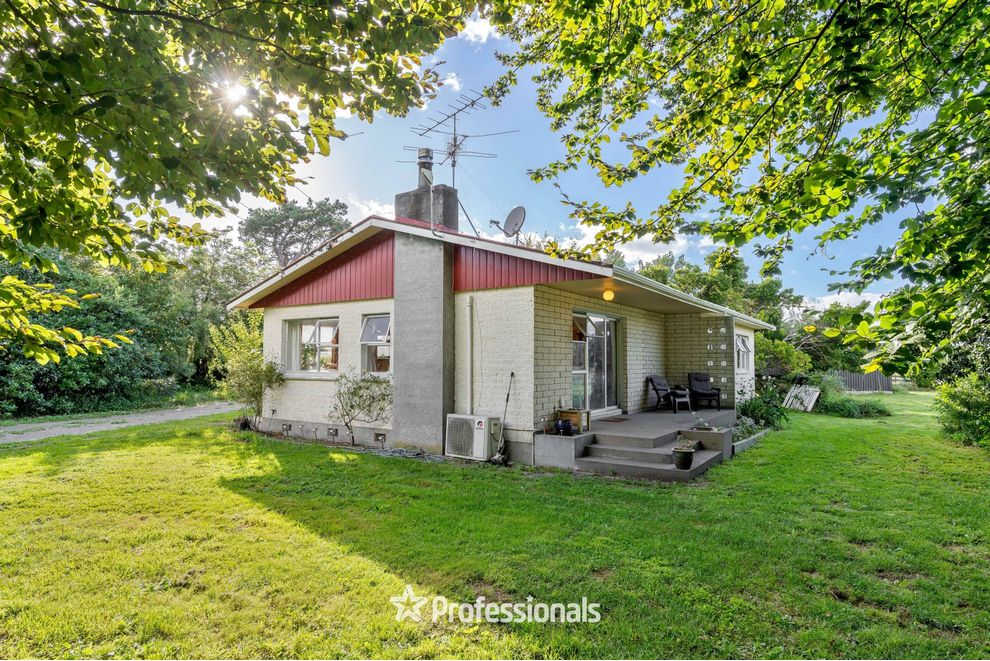 8 Boundary Road, South Featherston, South Wairarapa For Sale