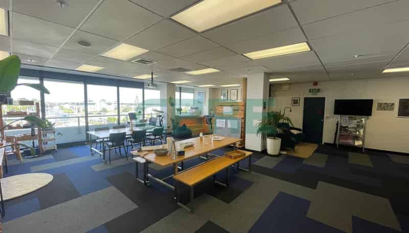  2 Osterley Way, Manukau