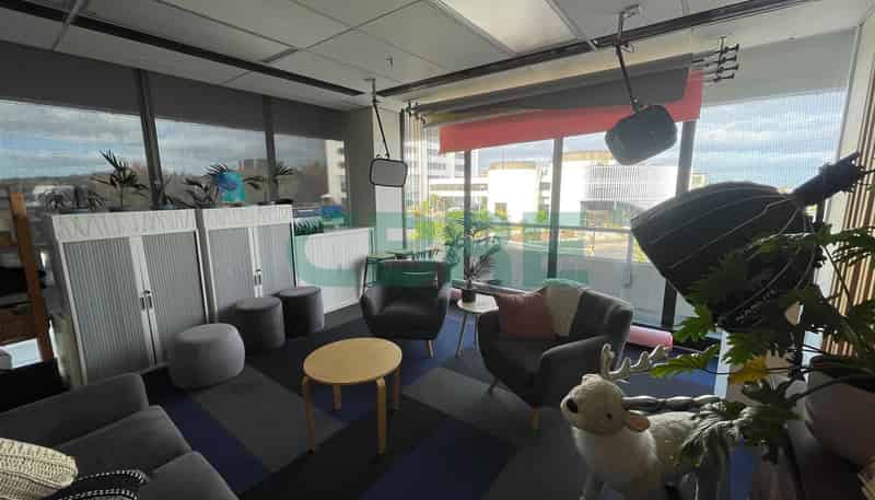  2 Osterley Way, Manukau