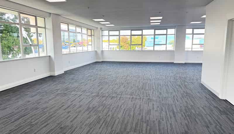 West/960 Victoria Street, Hamilton Central