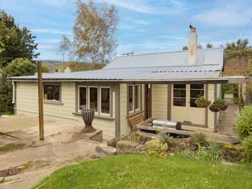 16 Wellington Street, Enfield and Surrounds