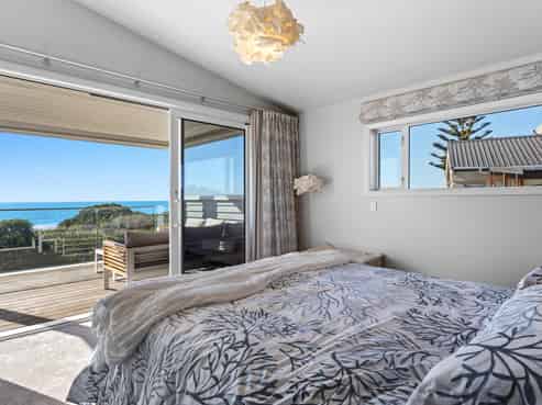 12 Captains Cove, Coastlands