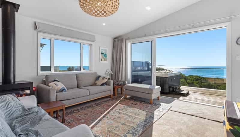 12 Captains Cove, Coastlands
