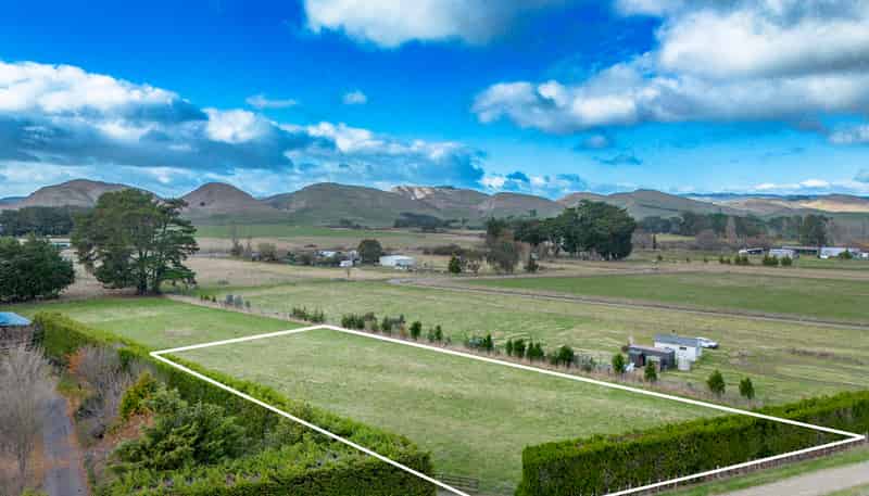 54 Charles Street, Takapau