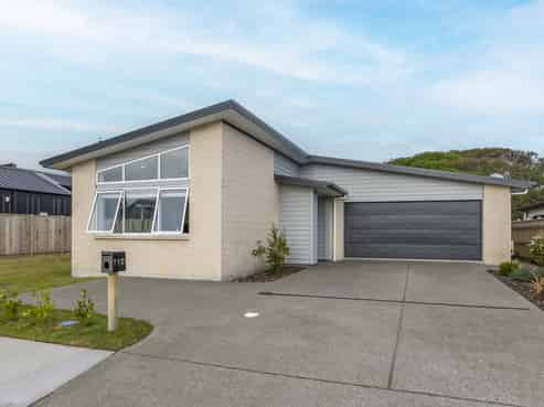 110 The Drive, Otaihanga