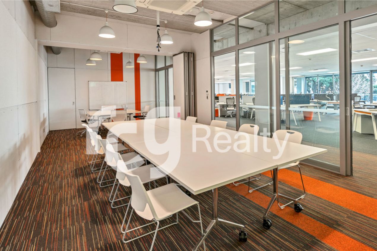 Handy & Well-Equipped Office | 200 m² | Ellerslie - Vista 2
