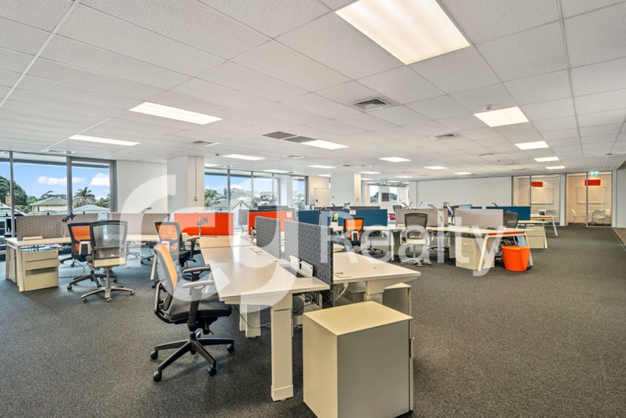 Immaculate, Open-Plan Office  | 200 m² | Ellerslie - Aanzicht 2