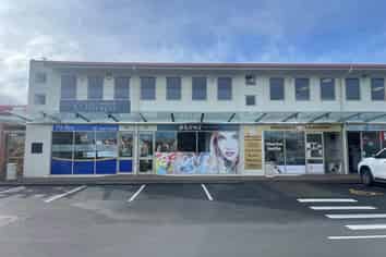 RETAIL UNIT IS NOW AVAILABLE FOR LEASE
