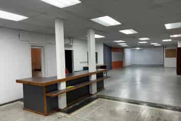 Large CBD retail shop for lease