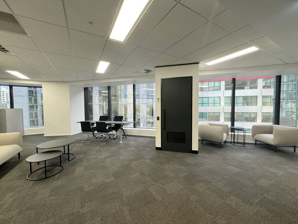High-End Full Floor Business Hub - Vista 2