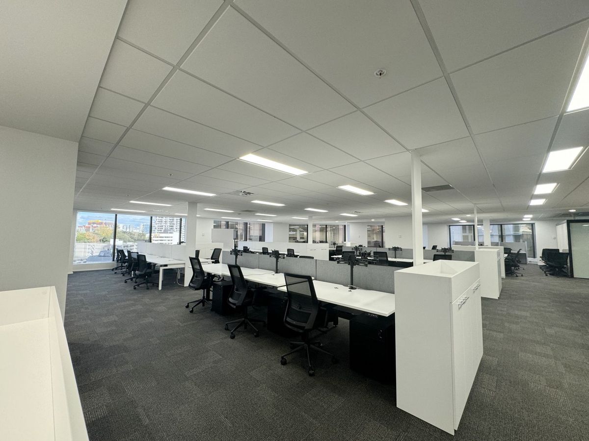 High-End Full Floor Business Hub - Vista 6