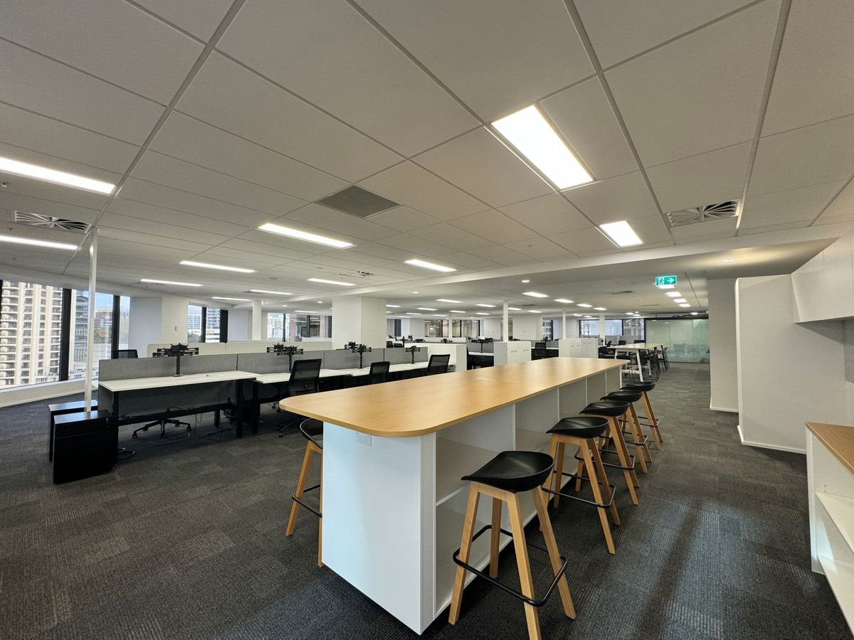 High-End Full Floor Business Hub