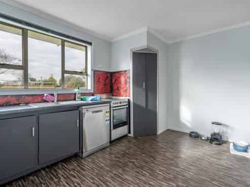 22 Dunbeath Crescent, Kew