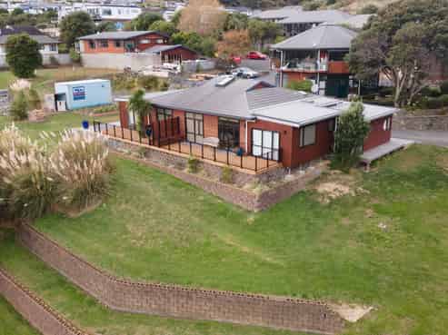 8 Papakowhai Road, Papakowhai