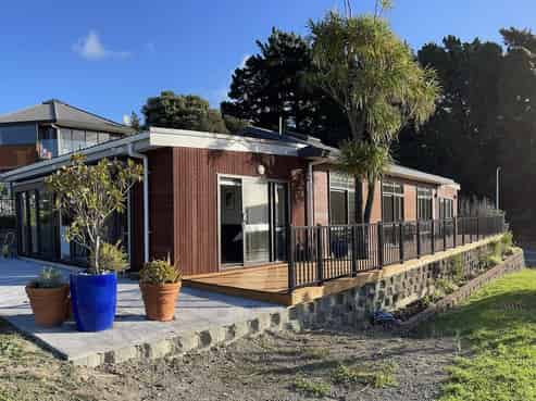 8 Papakowhai Road, Papakowhai